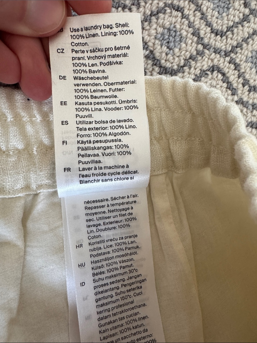 COS Neutral Linen High-Rise Shorts in Light Cream/Ivory - Picture 4 of 7